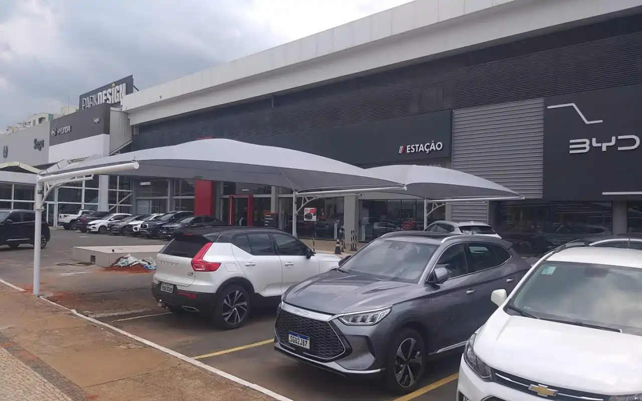 Proteção solar com tela sombrite para carros e veículos