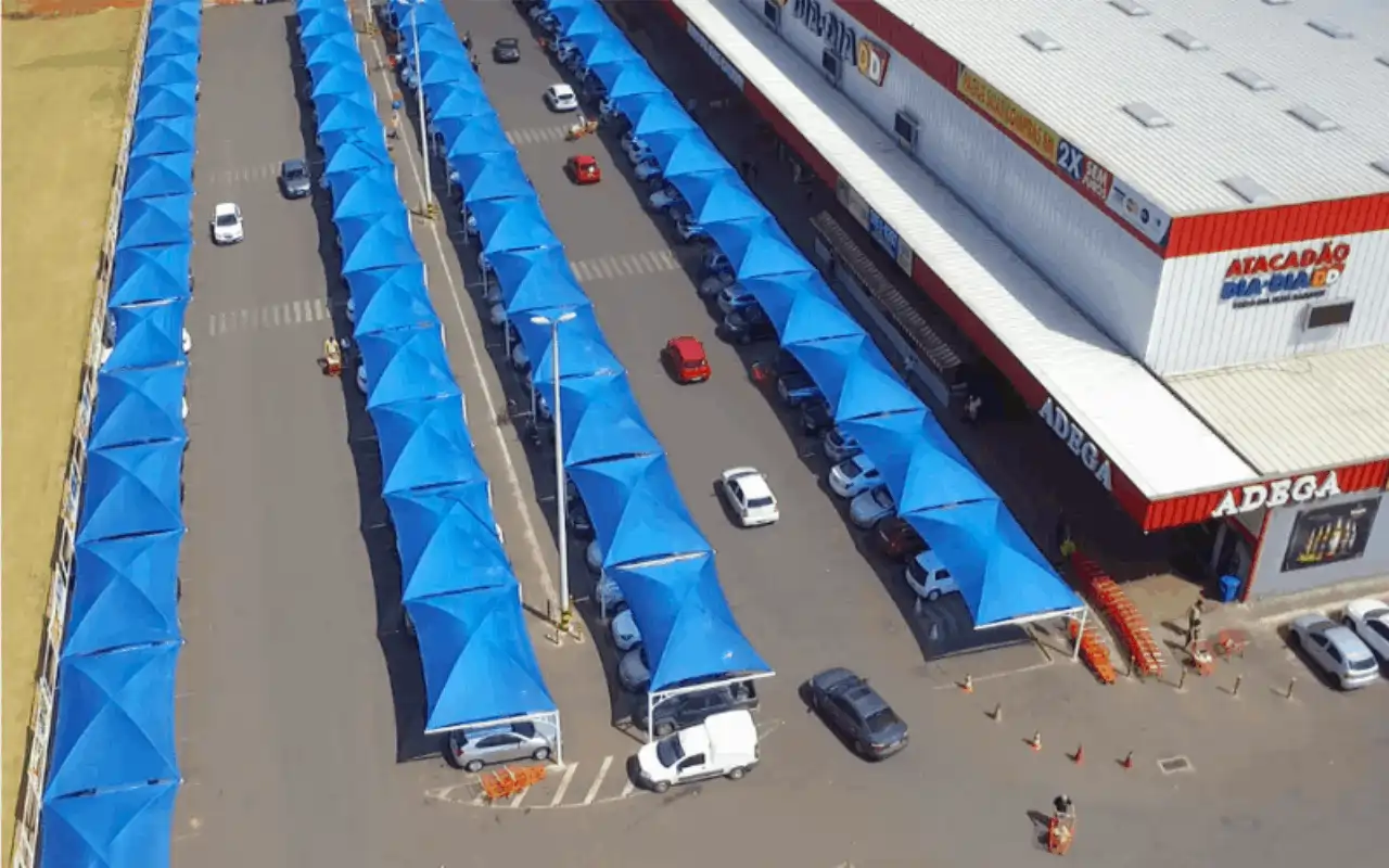 Tela sombrite para estacionamento comercial sob medida